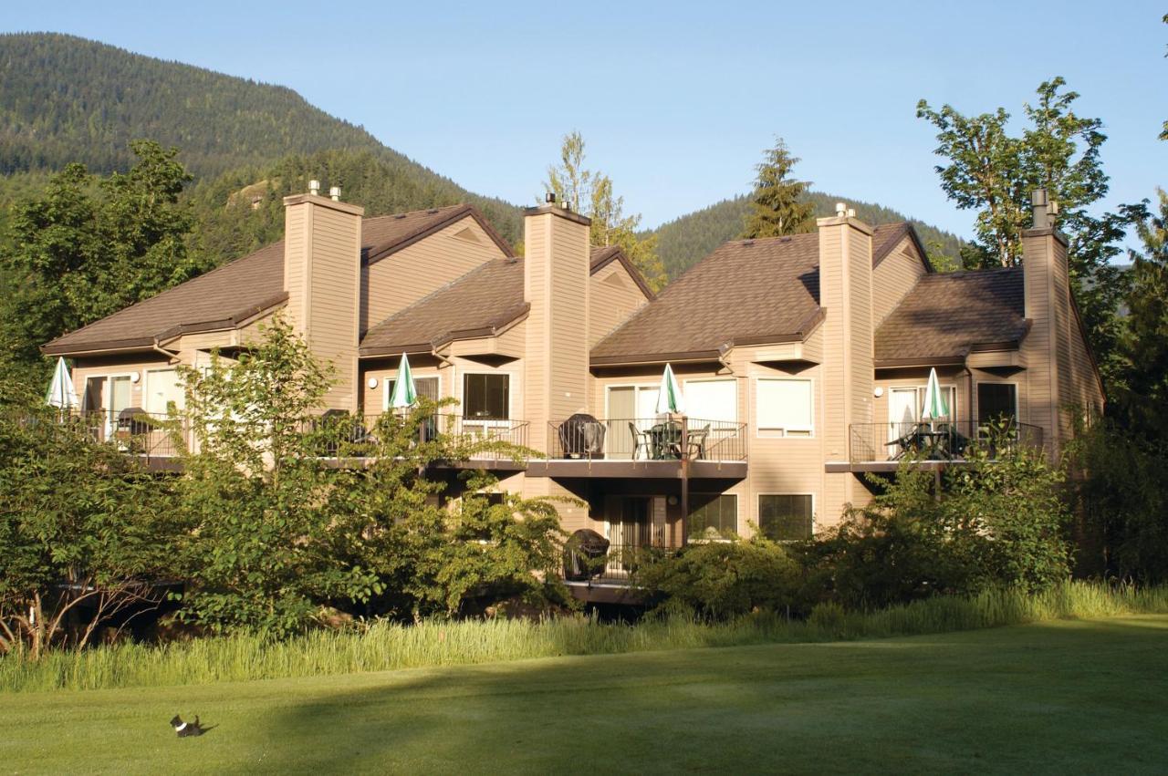 Whispering Woods Resort Welches Buitenkant foto