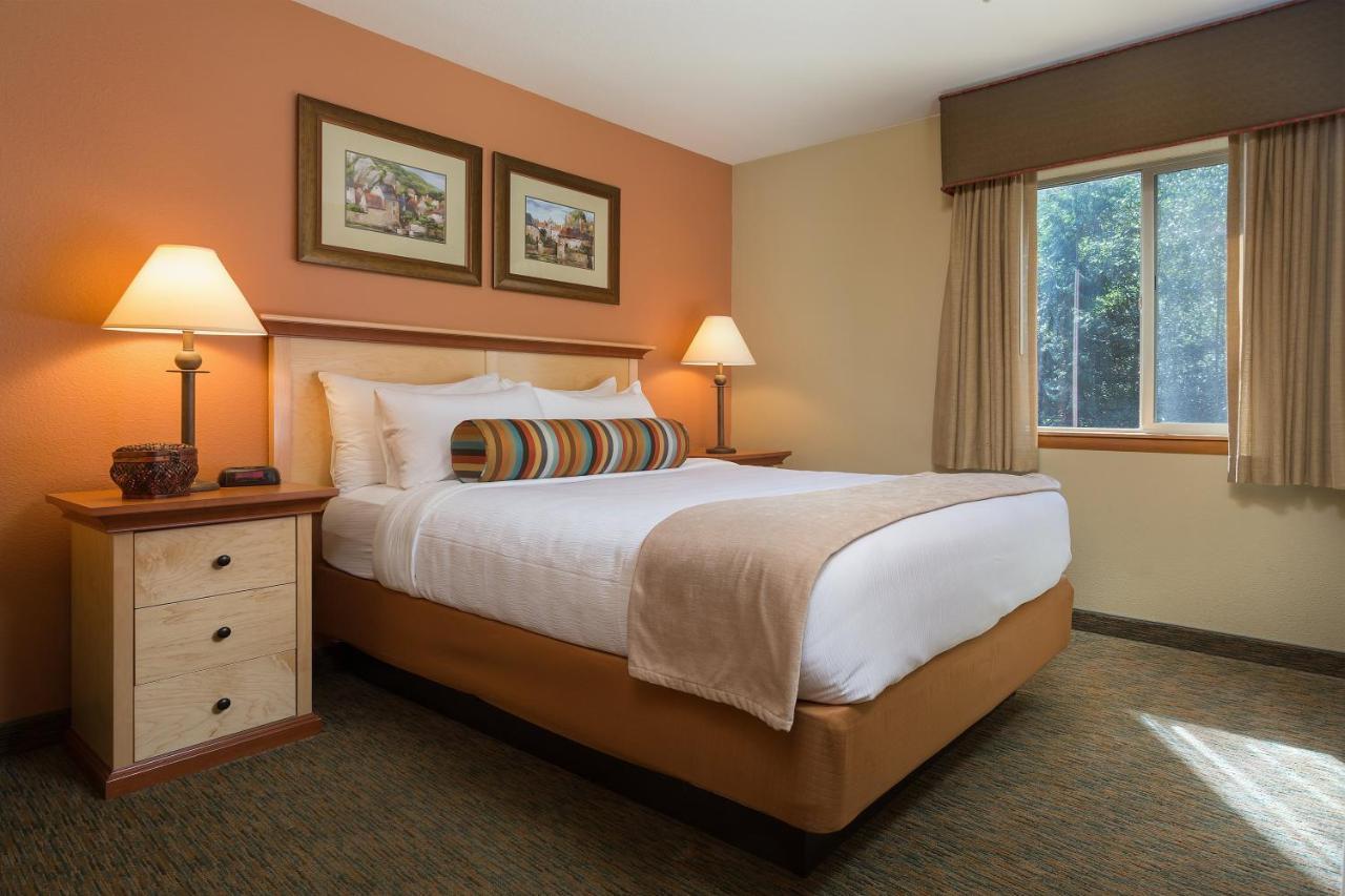 Whispering Woods Resort Welches Buitenkant foto