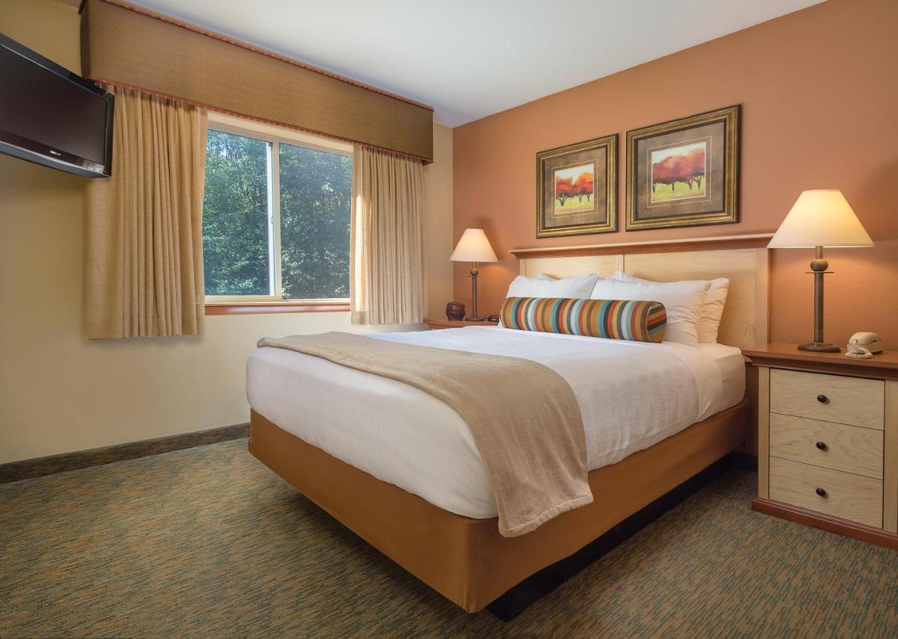 Whispering Woods Resort Welches Buitenkant foto