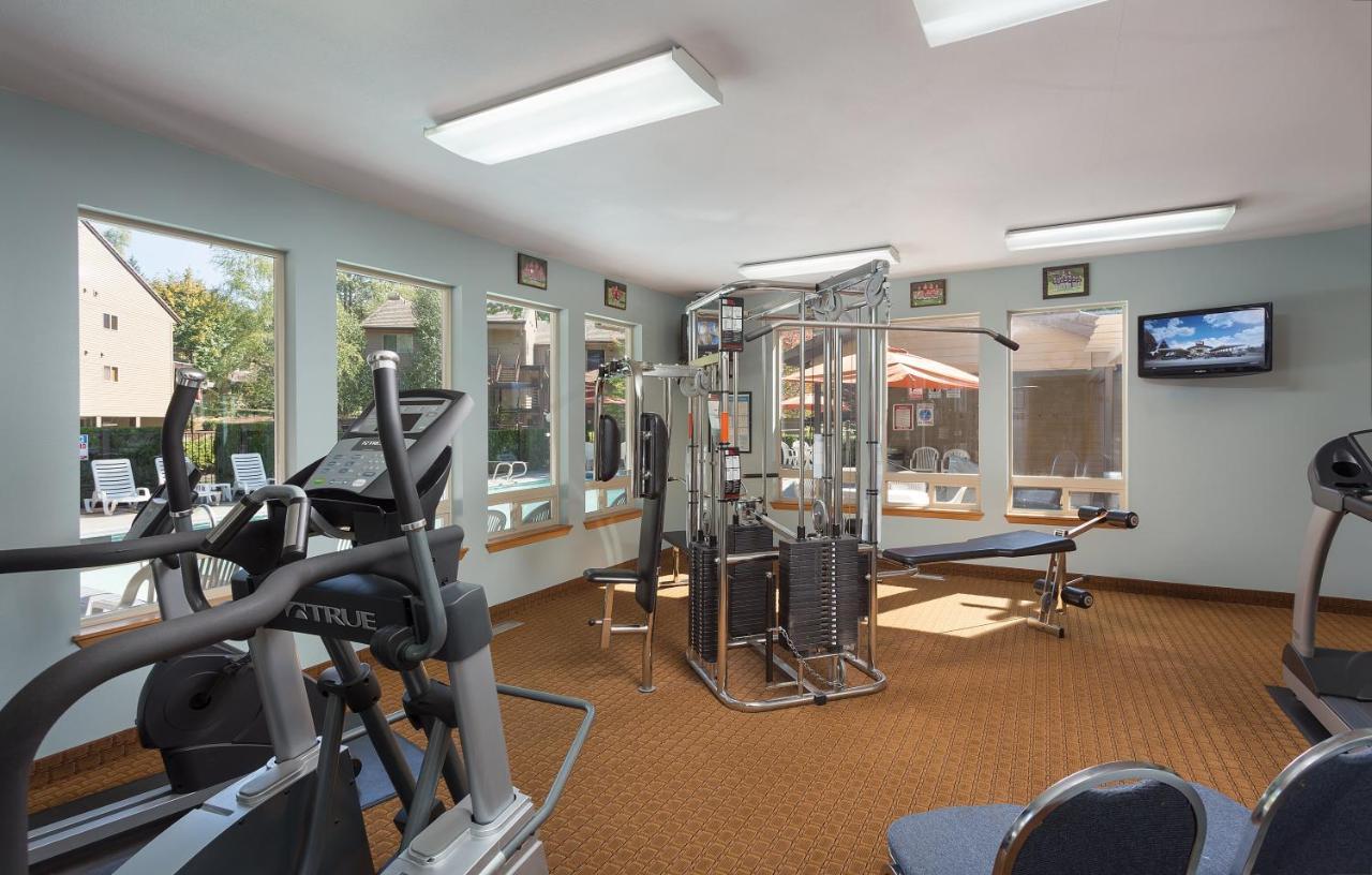 Whispering Woods Resort Welches Buitenkant foto