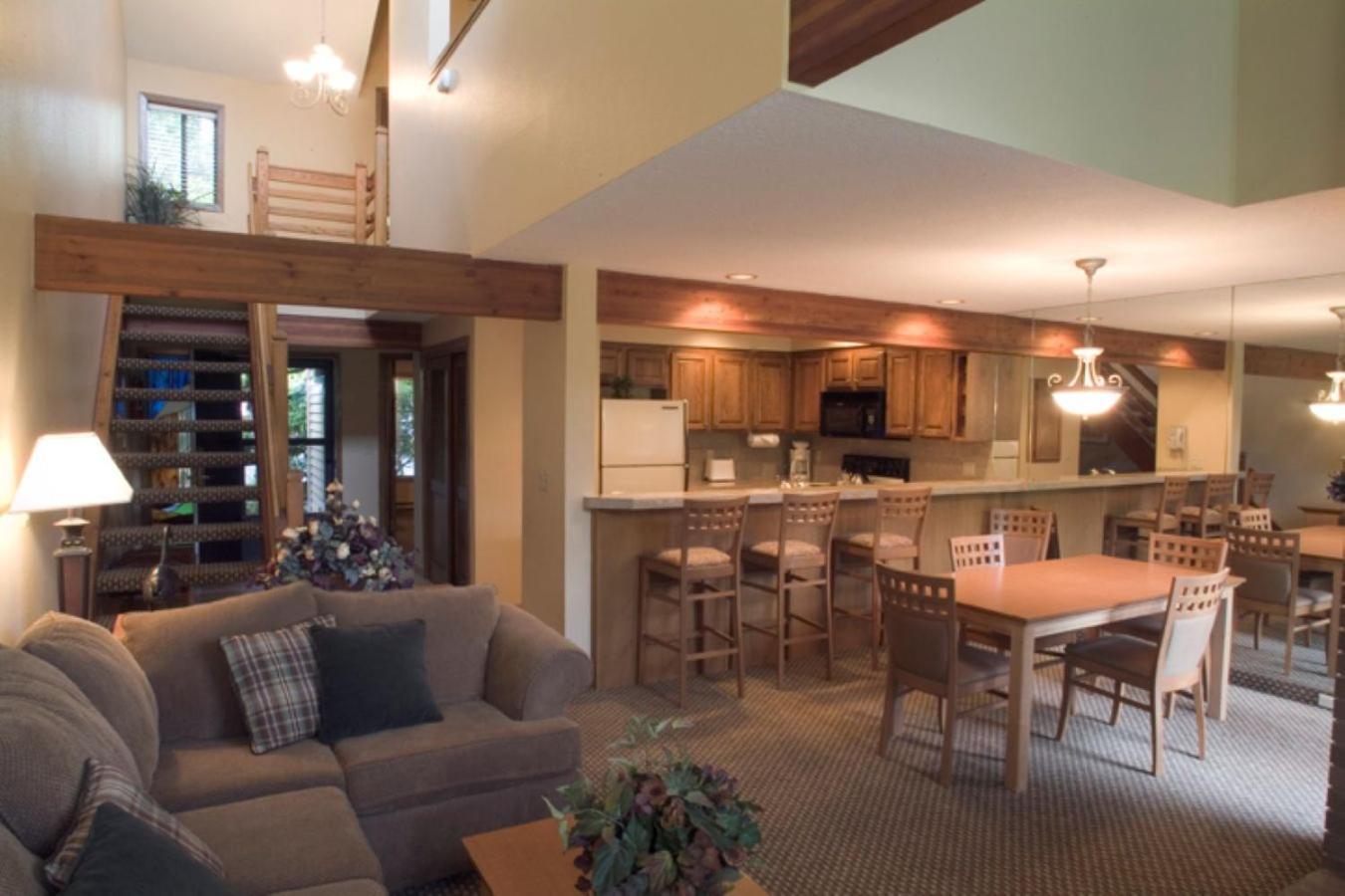 Whispering Woods Resort Welches Buitenkant foto
