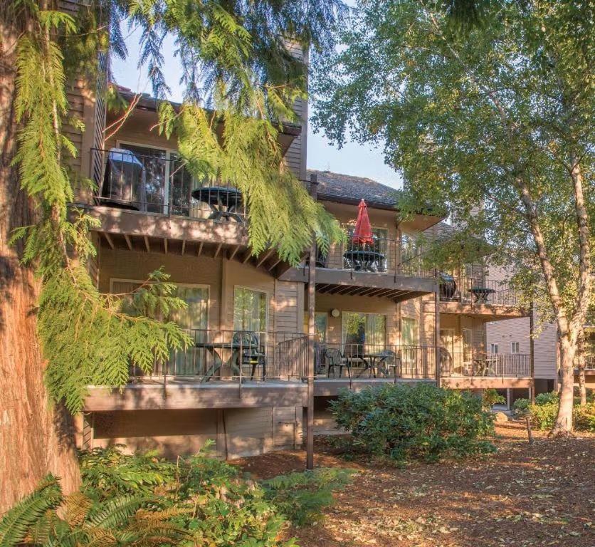 Whispering Woods Resort Welches Buitenkant foto