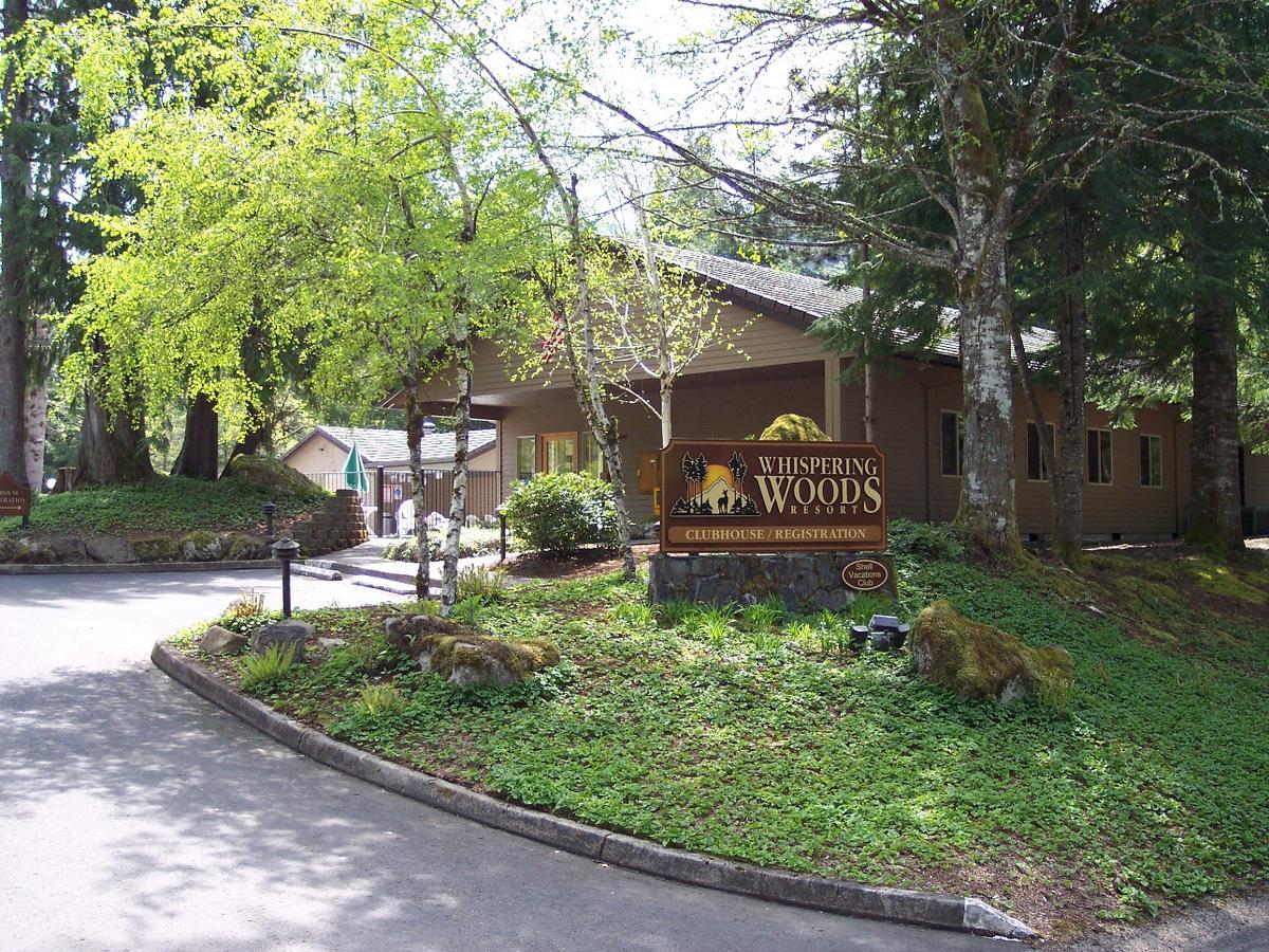 Whispering Woods Resort Welches Buitenkant foto