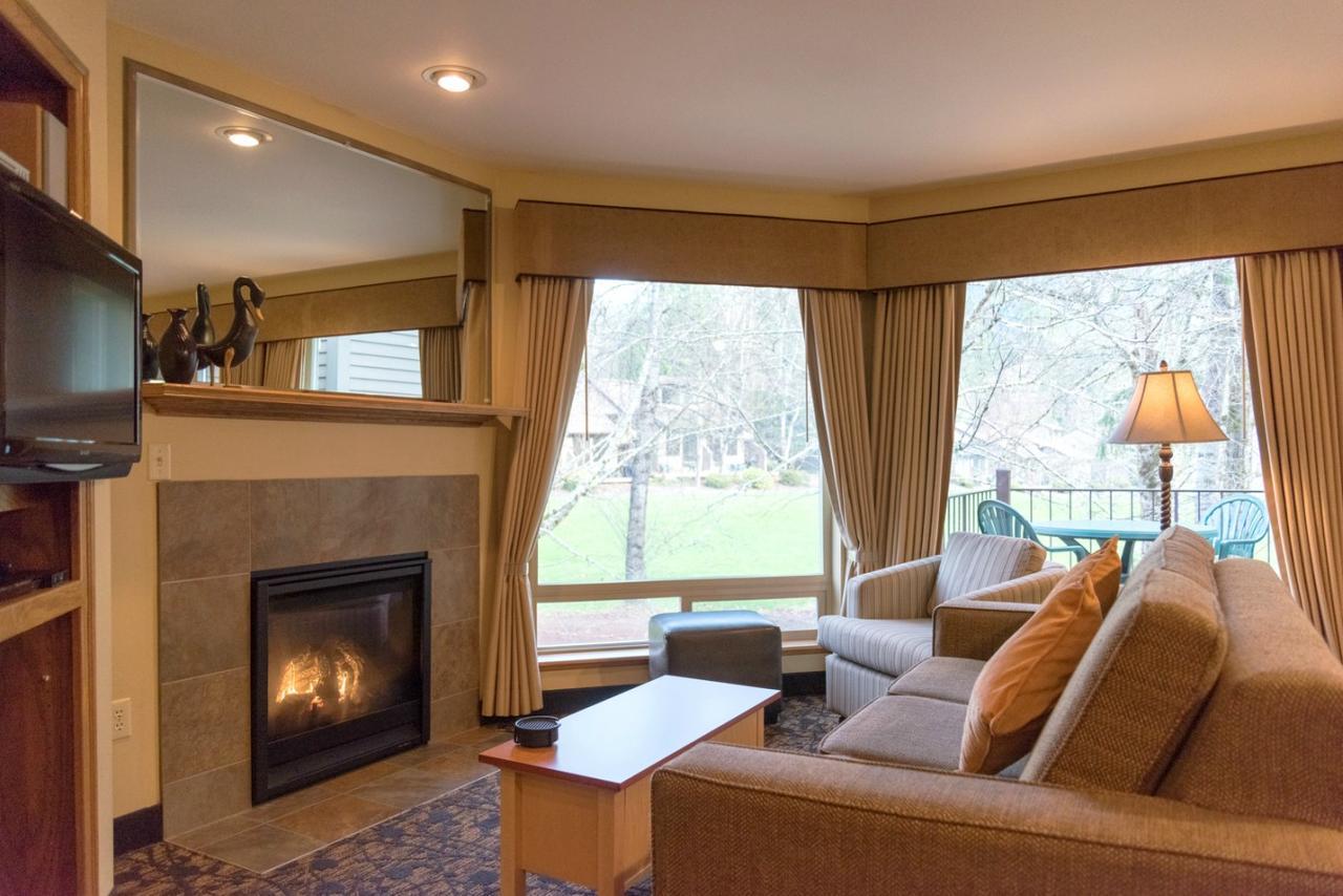 Whispering Woods Resort Welches Kamer foto