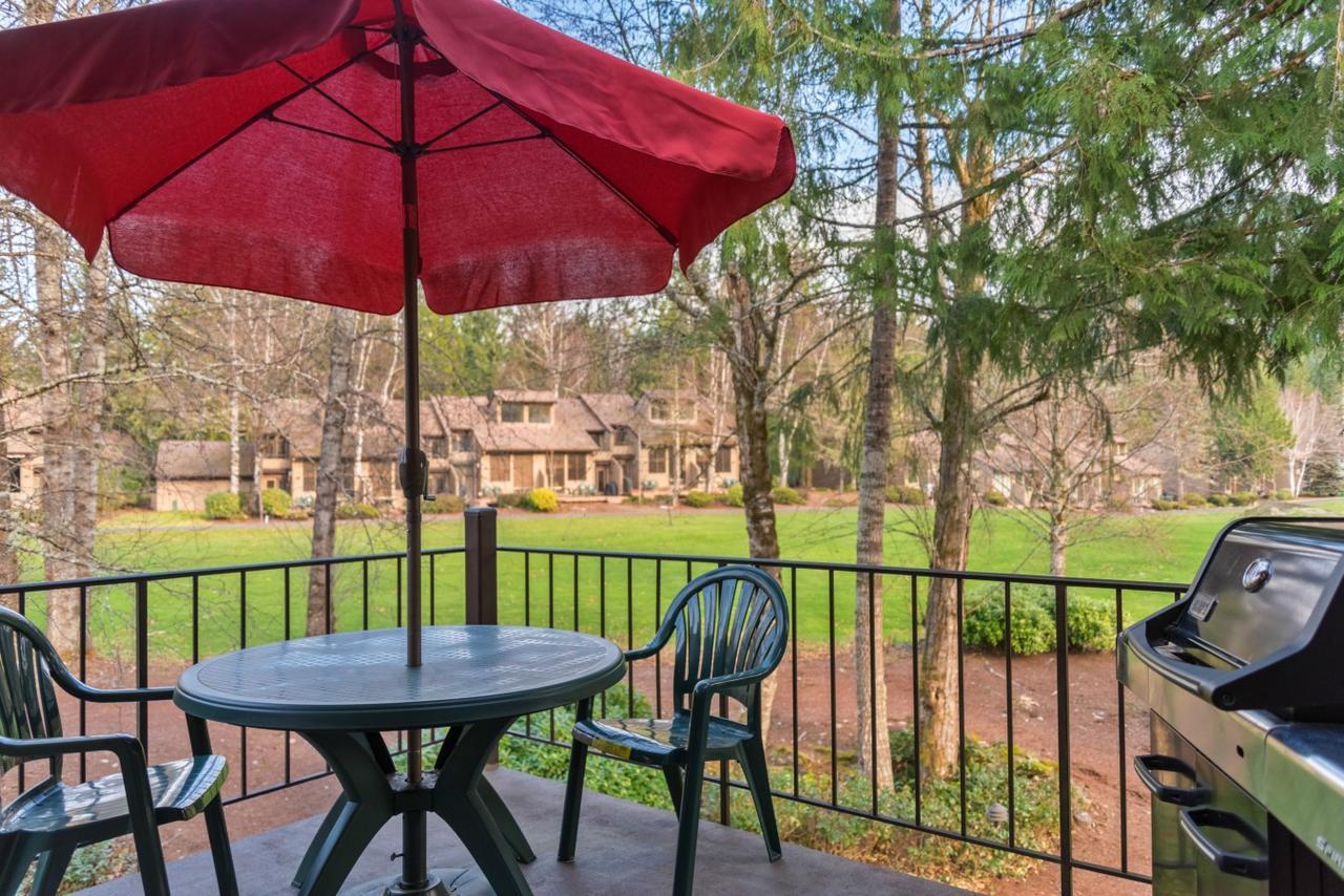 Whispering Woods Resort Welches Kamer foto
