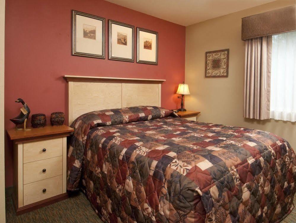 Whispering Woods Resort Welches Buitenkant foto