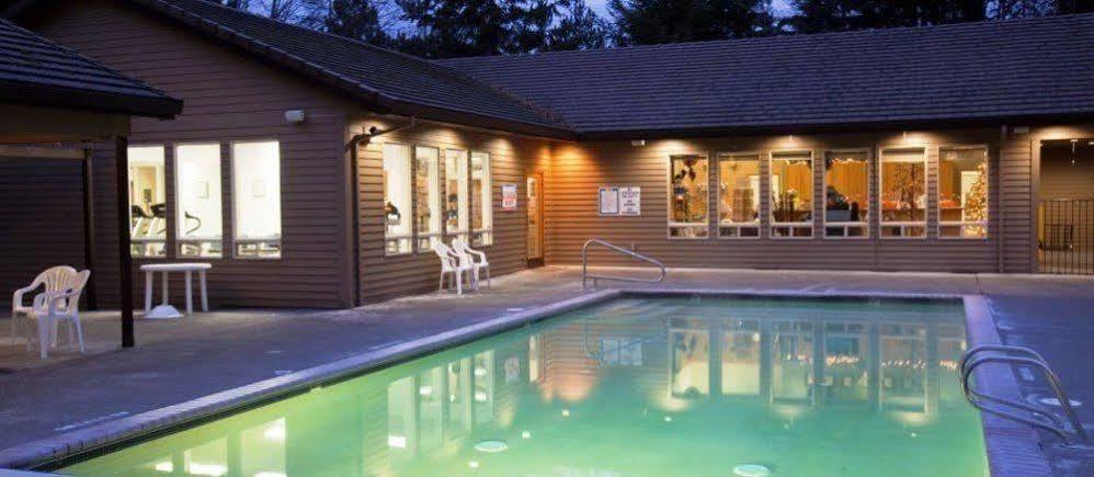 Whispering Woods Resort Welches Buitenkant foto
