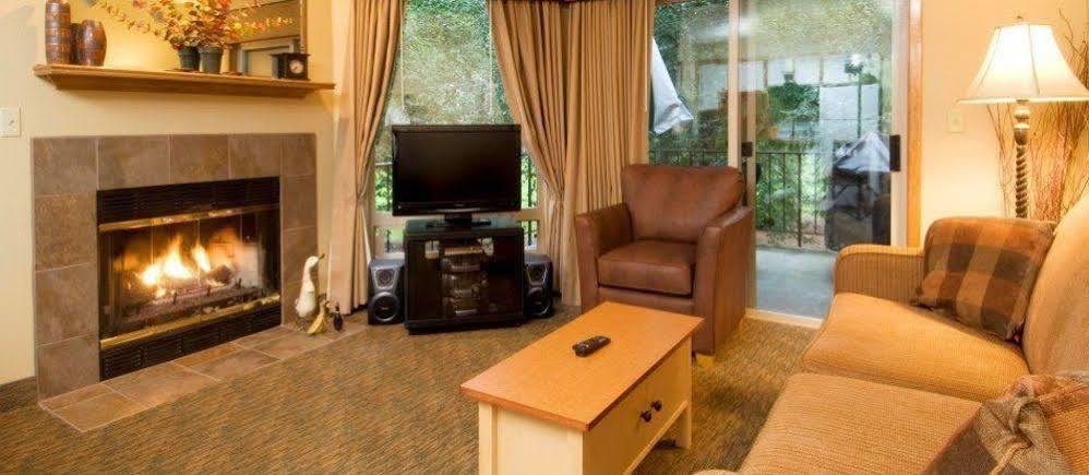 Whispering Woods Resort Welches Buitenkant foto